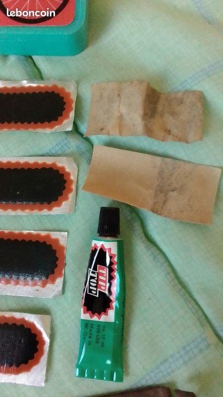 Trousse à outil Honda XR rouge - OLD MX Trousse à outil Honda XR rouge - OLD MX