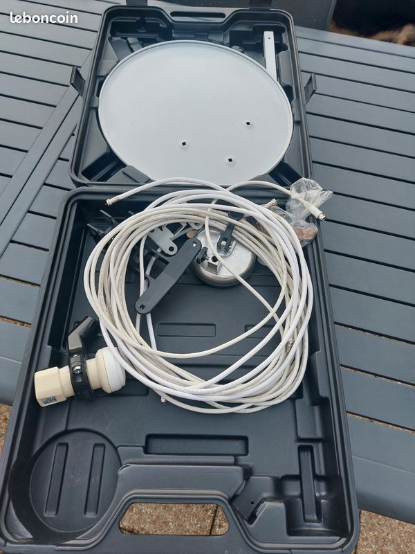 Antenne satellite mobile (image 1)