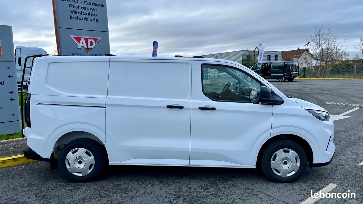 24 990 HT / FORD TRANSIT CUSTOM TREND 280 l1h1 2.0 ecoblue 110 cv BVM6 TREND BLANC neuf / tva recuperable (image 2)