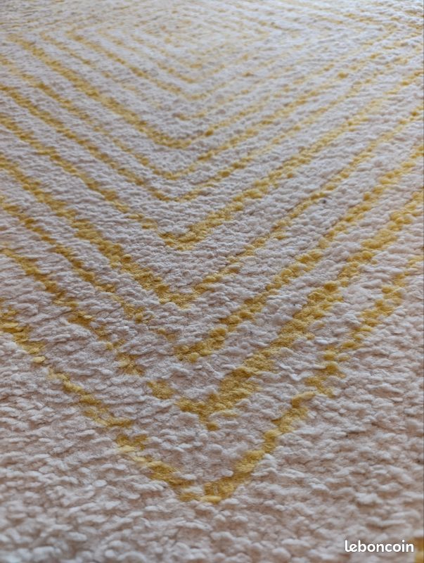 Tapis motifs jaune et crème (image 2)