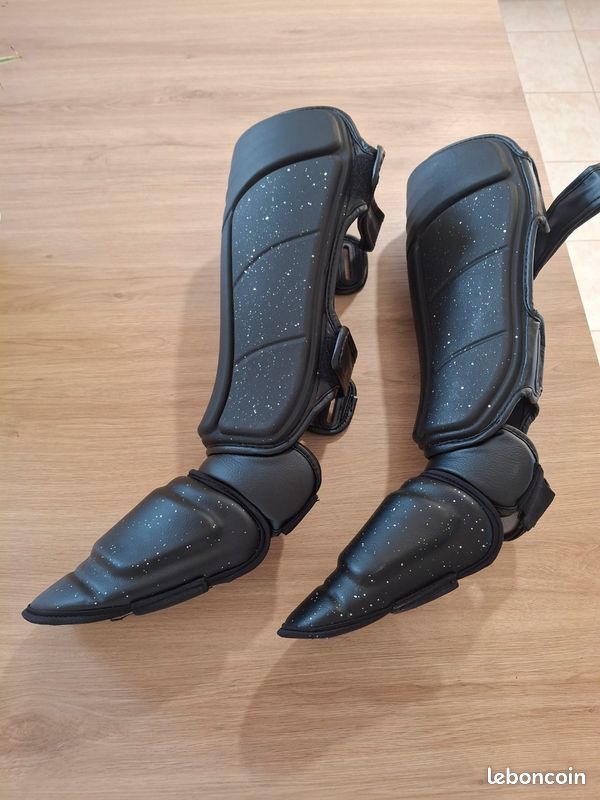 Protège tibias Outshock noir Decathlon taille S (image 2)