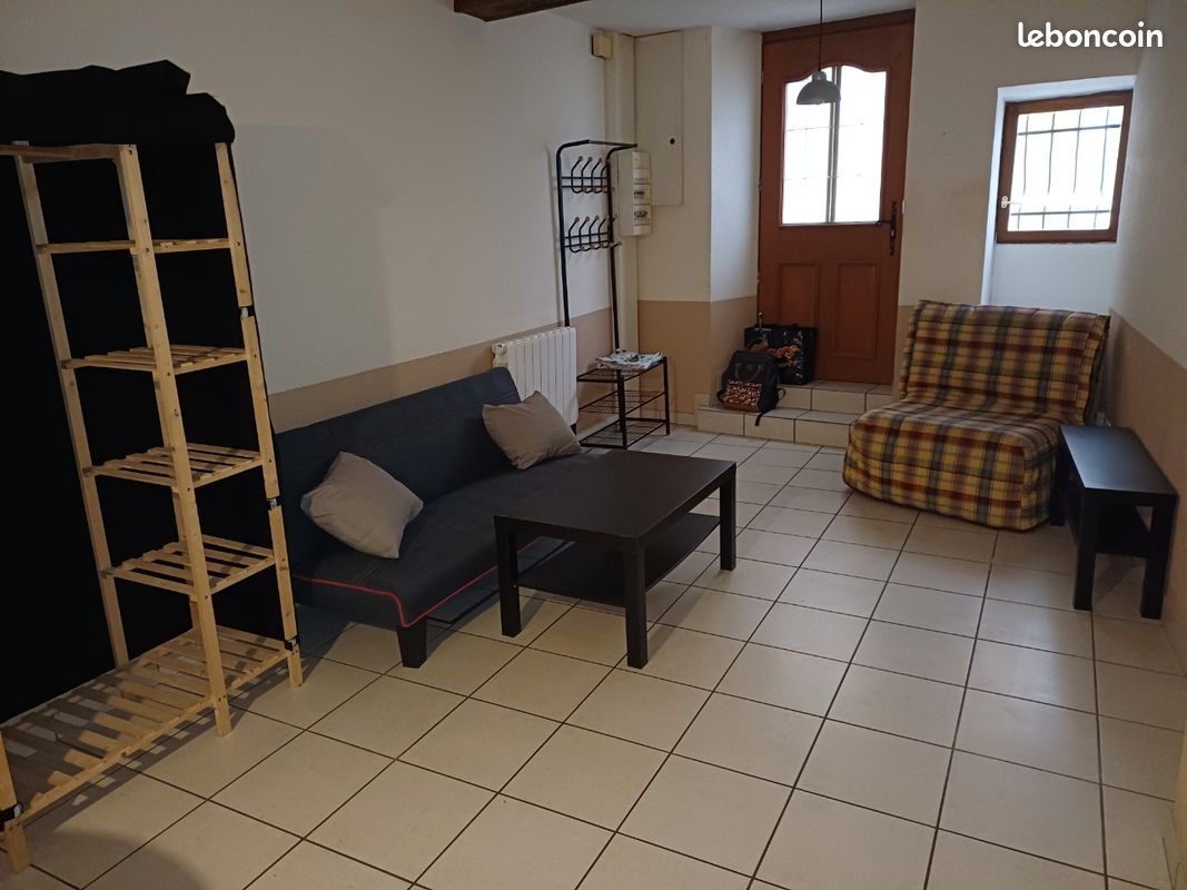 Appartement 1 pièce 24 m² · à Issoire · 24 m² · 330 €/mois