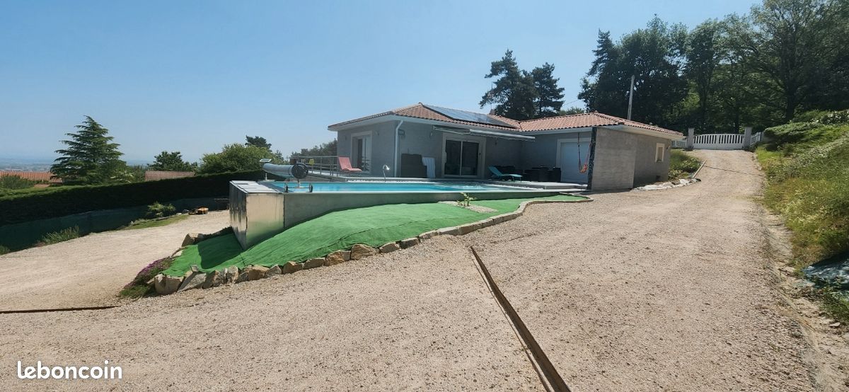 Maison 5 pièces 156 m² · à Saint-Marcellin-en-Forez · 156 m² · 449 000 €