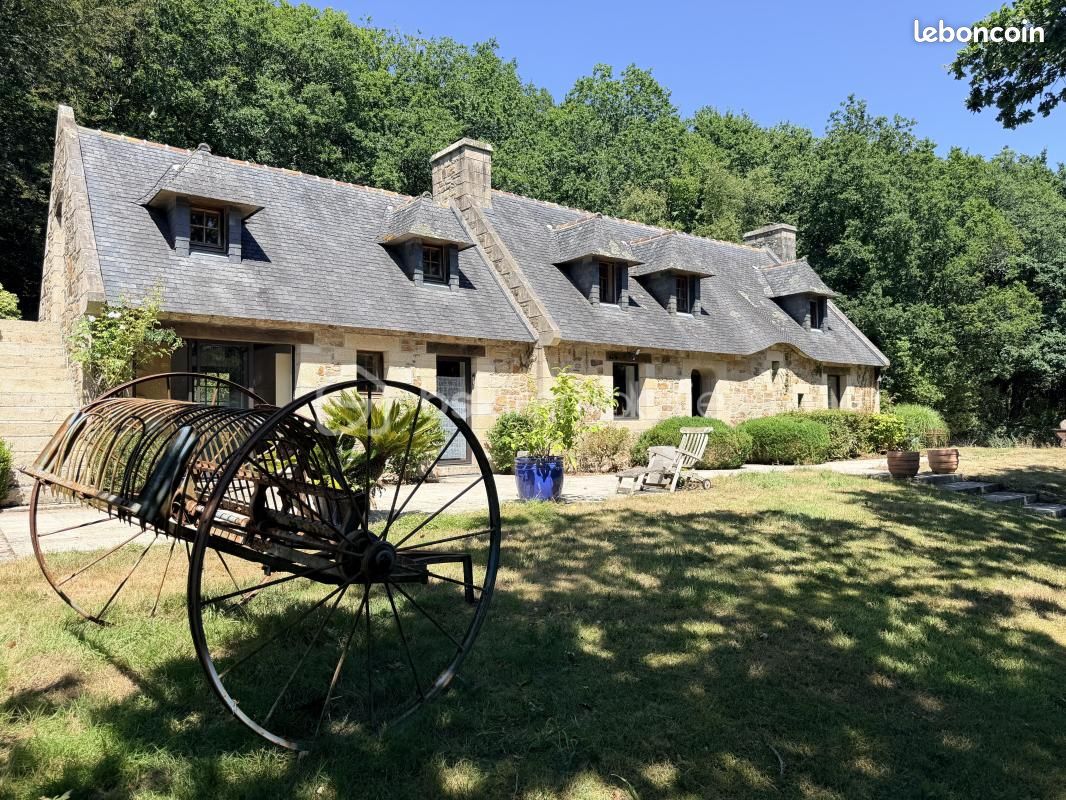 Maison 6 pièces 124 m² · à Rosnoën · 124 m² · 550 000 €
