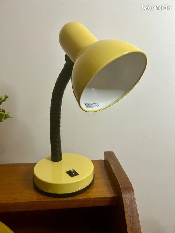 Lampe de table en verre jaune Banker | Maisons du Monde