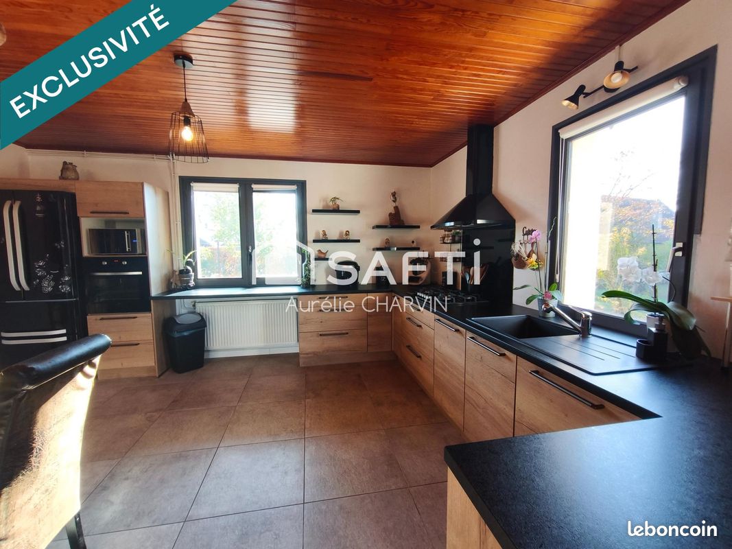 Maison 6 pièces 200 m² · à Sagy · 200 m² · 256 000 €