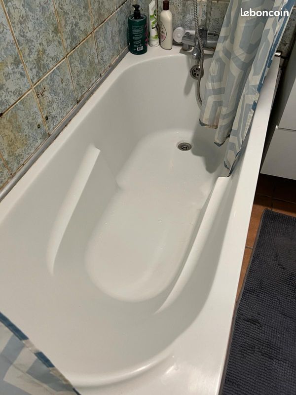 Baignoir avec meuble et vasque (image 1)