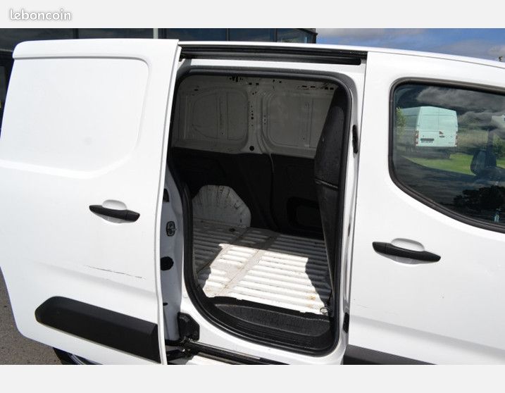 Peugeot PARTNER STANDARD 1000KG BLUEHDI 100CH S&S PREMIUM (image 8)