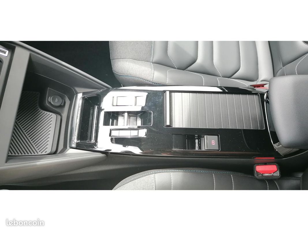 CITROEN C4 1.5 BlueHDi 130 EAT8 Shine Pack (image 19)