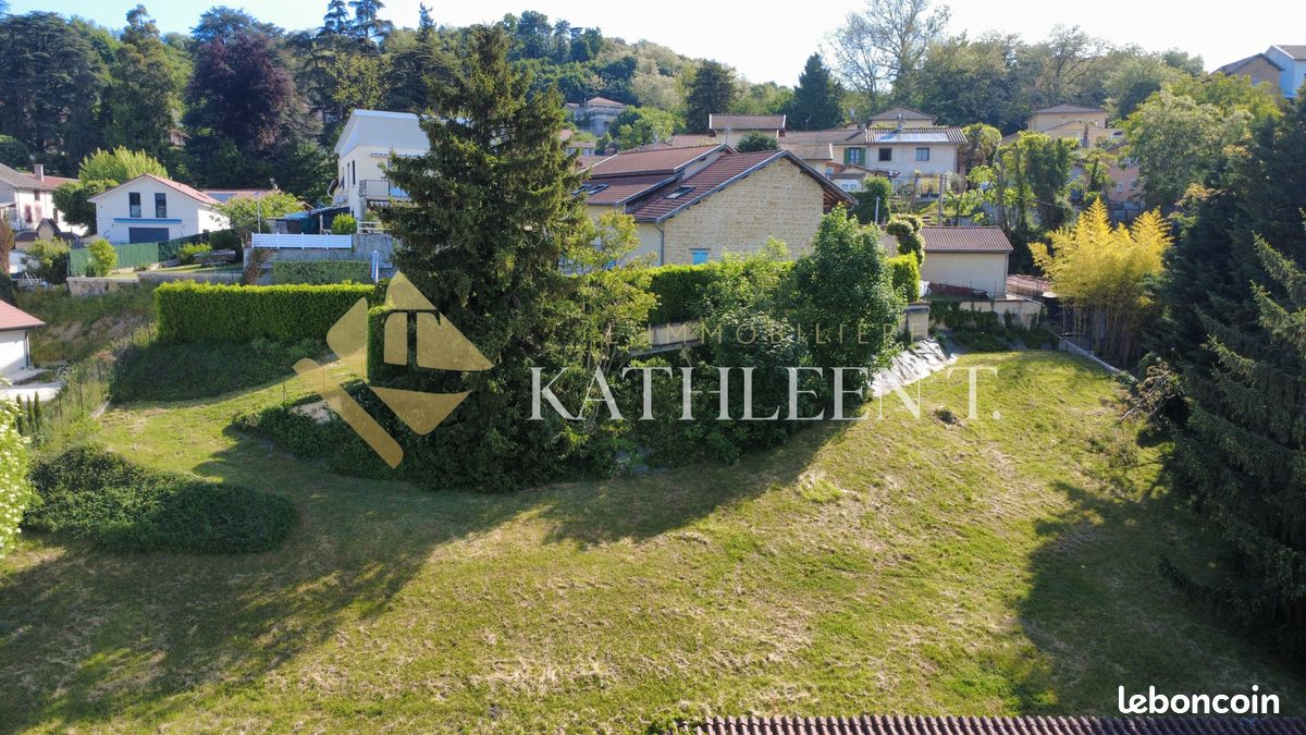 Terrain 1558 m² · à Bourgoin-Jallieu · 1 558 m² · 199 000 €