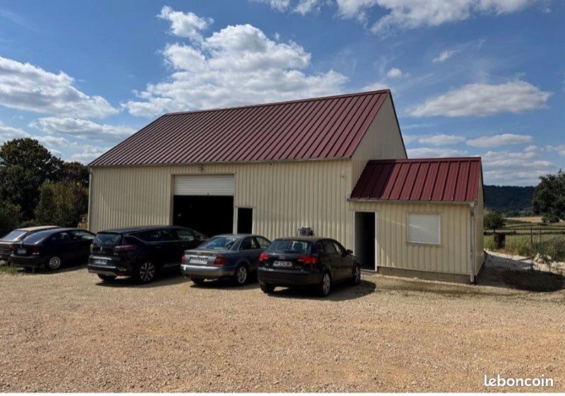 Hangar garage dépôt