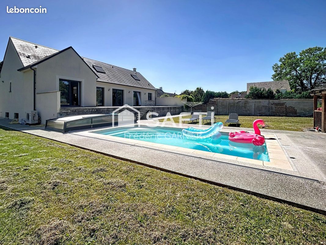 Maison 7 pièces 185 m² · à Férolles-Attilly · 185 m² · 695 000 €