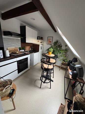 À Louer : Charmant Appartement Mansardé de 64 m2