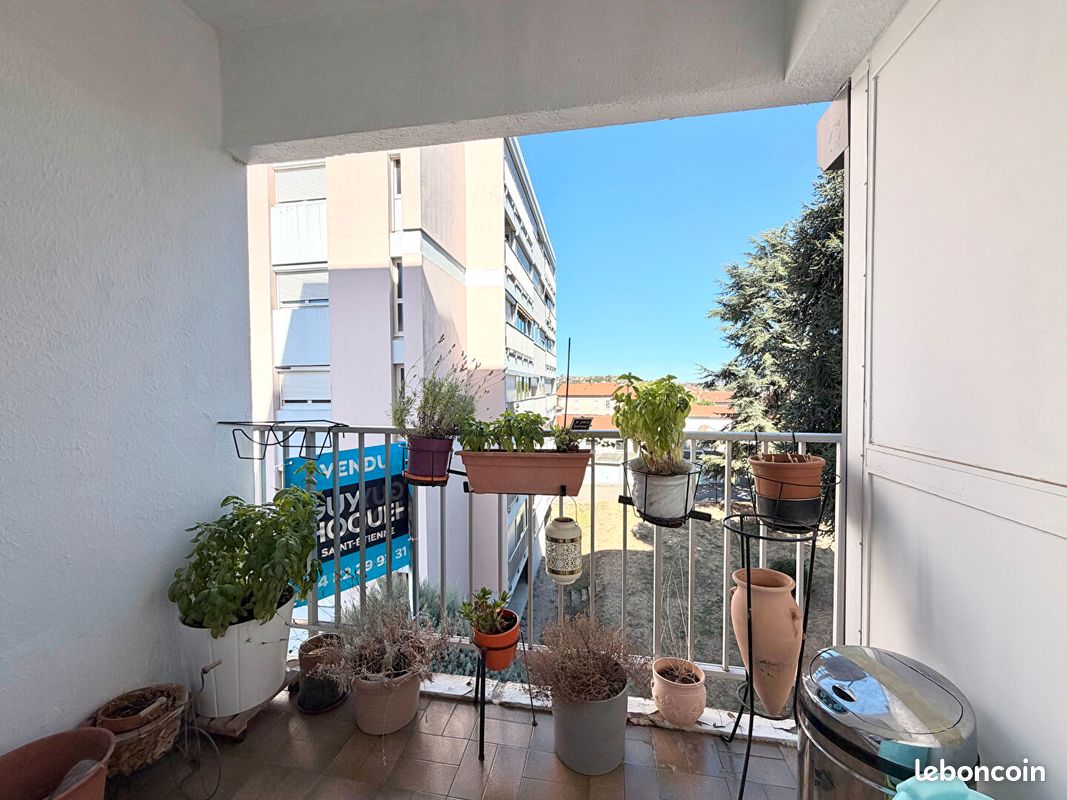 Appartement 4 pièces 104 m² · à Saint-Chamond · 104 m² · 136 000 €