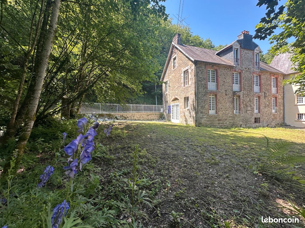 Maison 10 pièces 280 m² · à Villedieu-les-Poêles-Rouffigny · 280 m² · 320 000 €