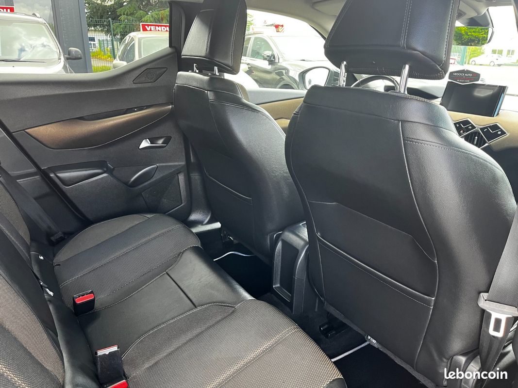 DS DS3 CROSSBACK 1,5 Blue HDi 100 CH So Chic 10/2019 118500 KMS APPLE CARPLAY CLIMATISATION (image 12)