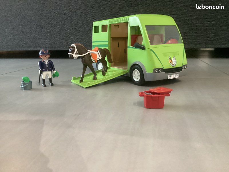 Playmobil 6928 Van avec cheval et cavalier (image 1)