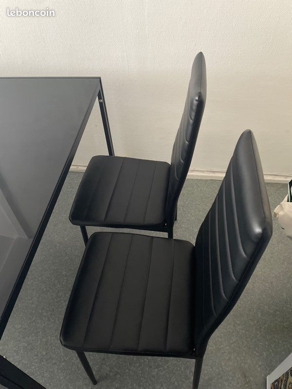 Table en verre trempé et 4 chaises (image 3)
