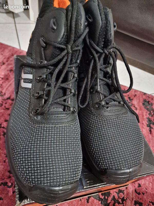 Chaussures sécurité basket sécurité jallatte neuf jamais porté taille 45 (image 1)