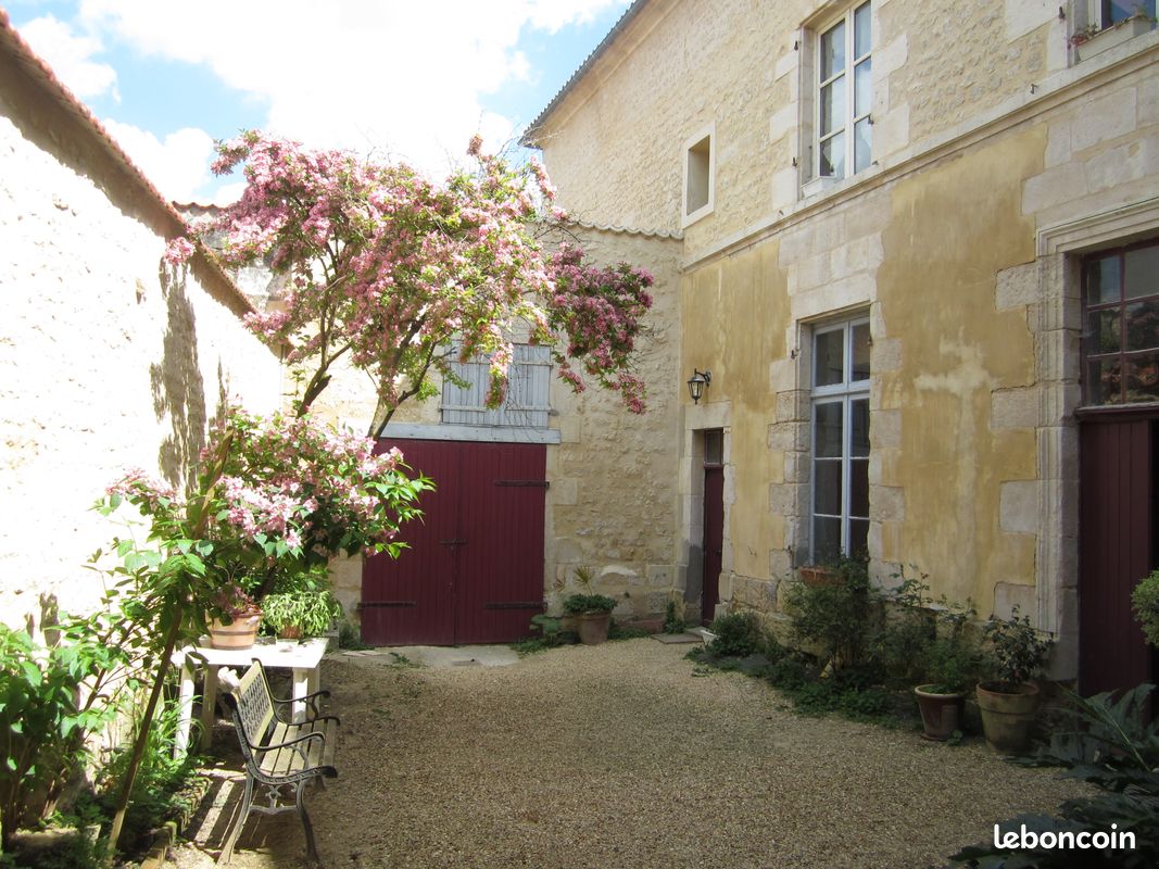 Appartement 3 pièces 63 m² · à Fontenay-le-Comte · 63 m² · 650 €/mois