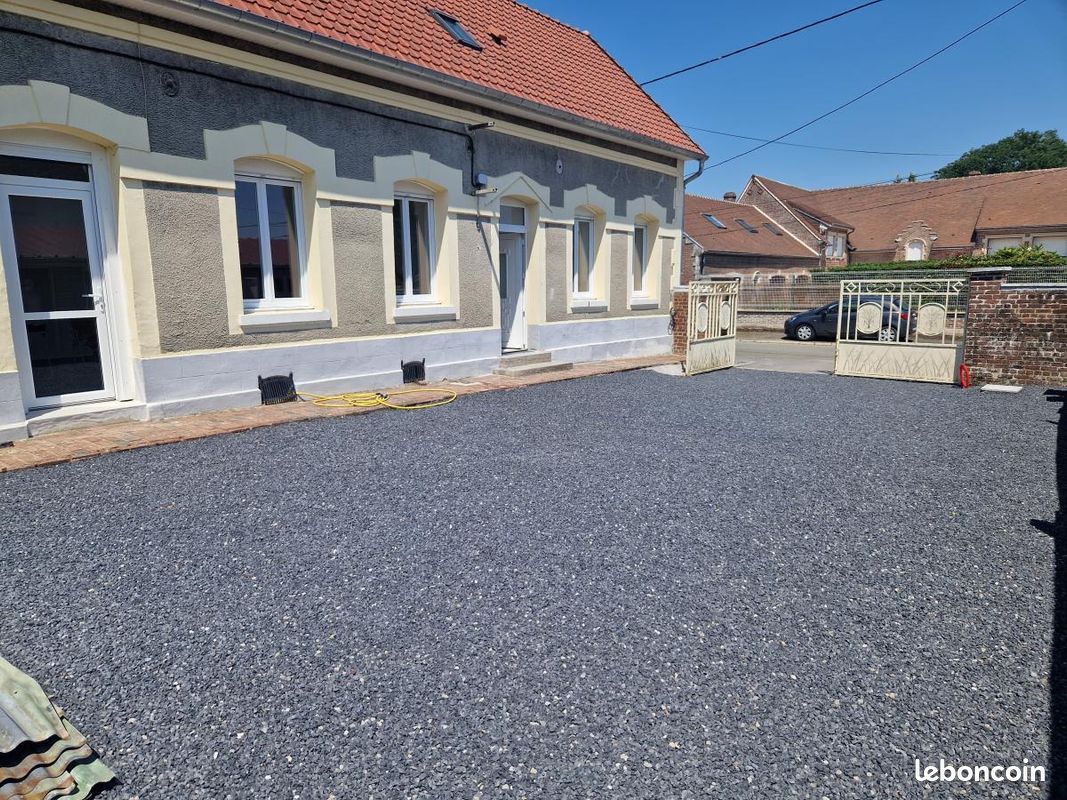 Maison 109 m² · à Bus · 109 m² · 830 €