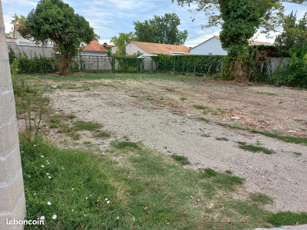 Beau terrain constructible · à Bruges · 350 000 €
