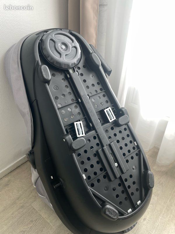 Nacelle auto Chicco inclinable – Très bon état (image 8)
