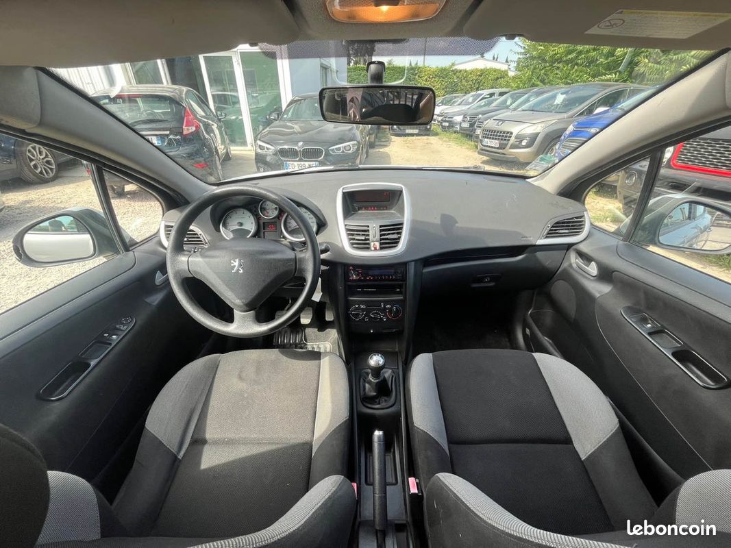 Peugeot 207 1.4 VTI 95 Ch Garantie (image 10)
