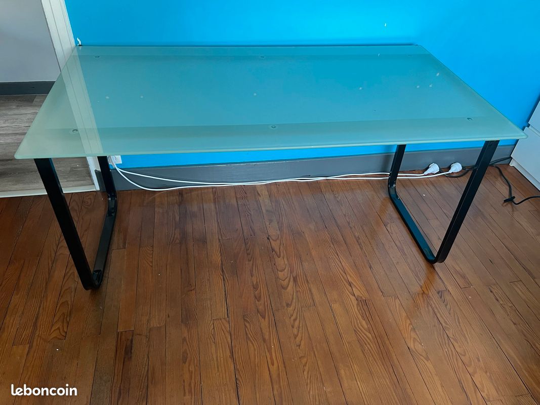 Bureau en verre (image 1)