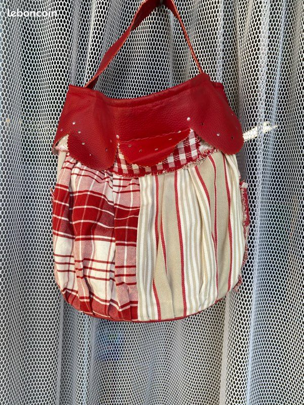 Sac rond rouge (image 5)