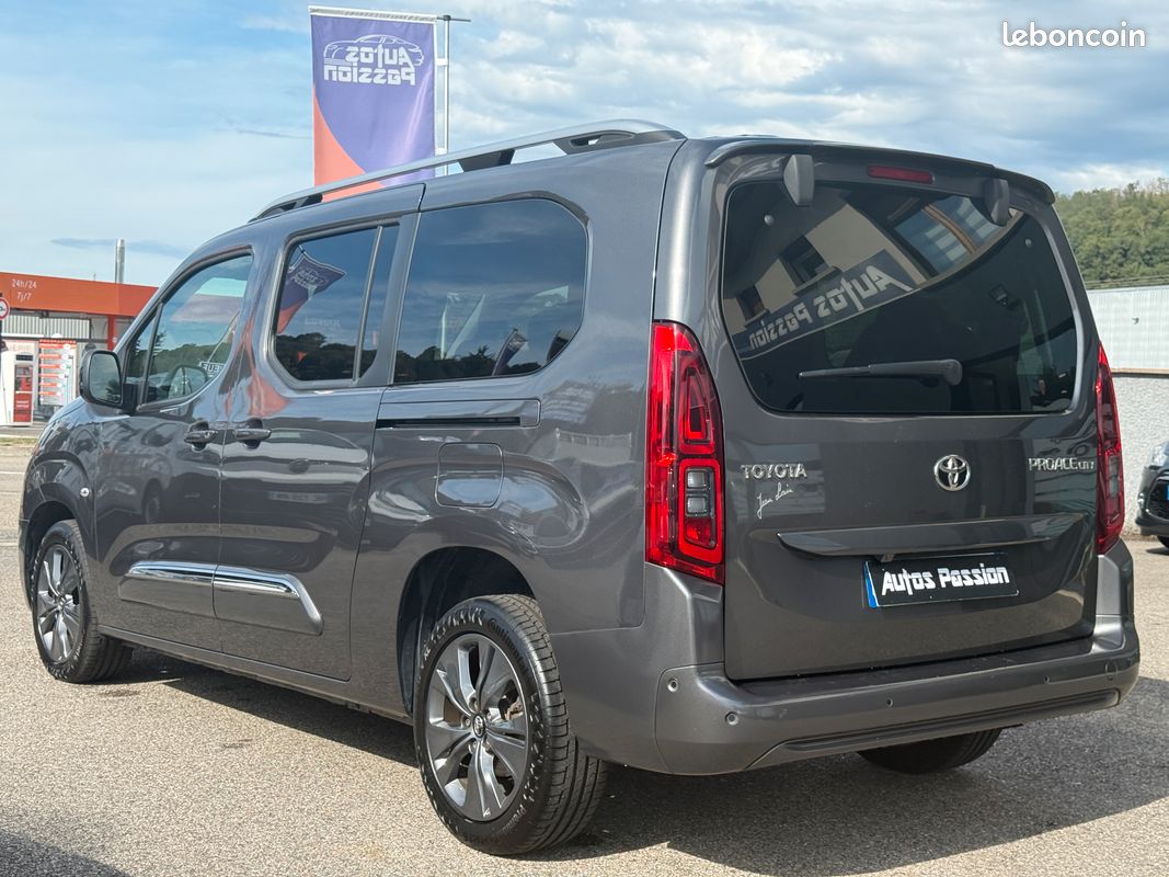 Toyota proace city verso long l2 7 places 1.5 d-4d 130 ch design. 67 000kms. 1ere main. 07/2022 (image 6)