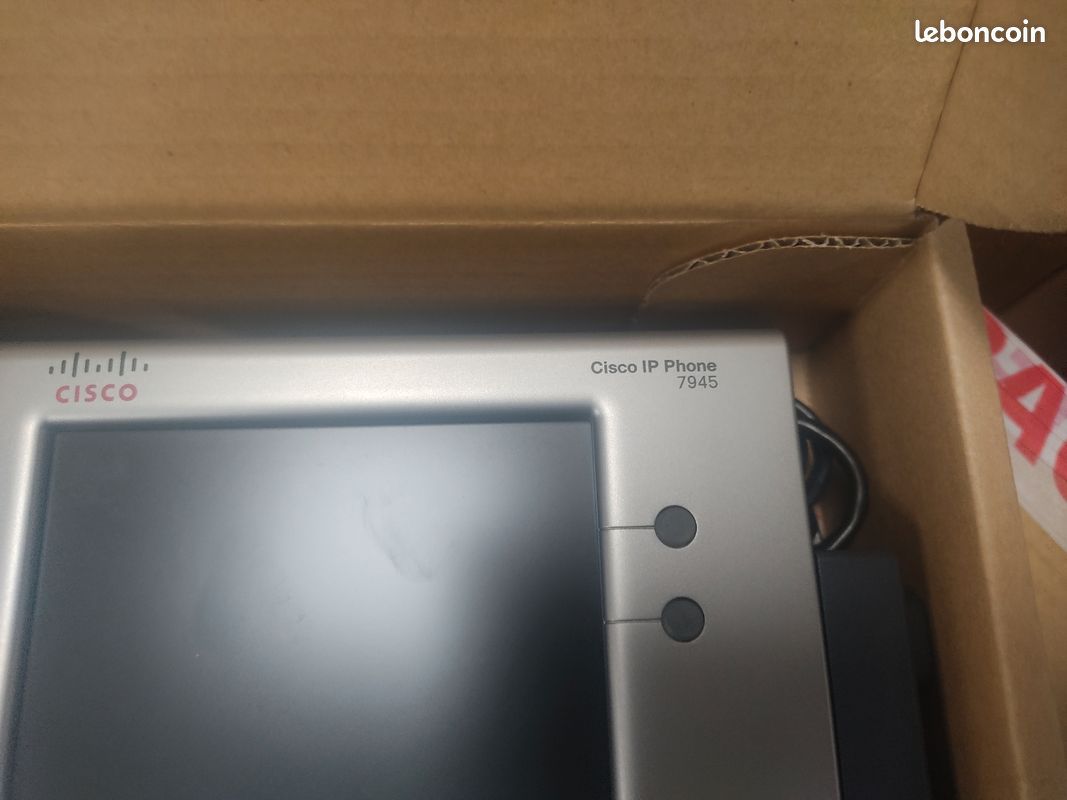 Cisco IP Phone CP-7945G – Téléphone IP Professionnel Gigabit avec Écran Couleur (image 3)