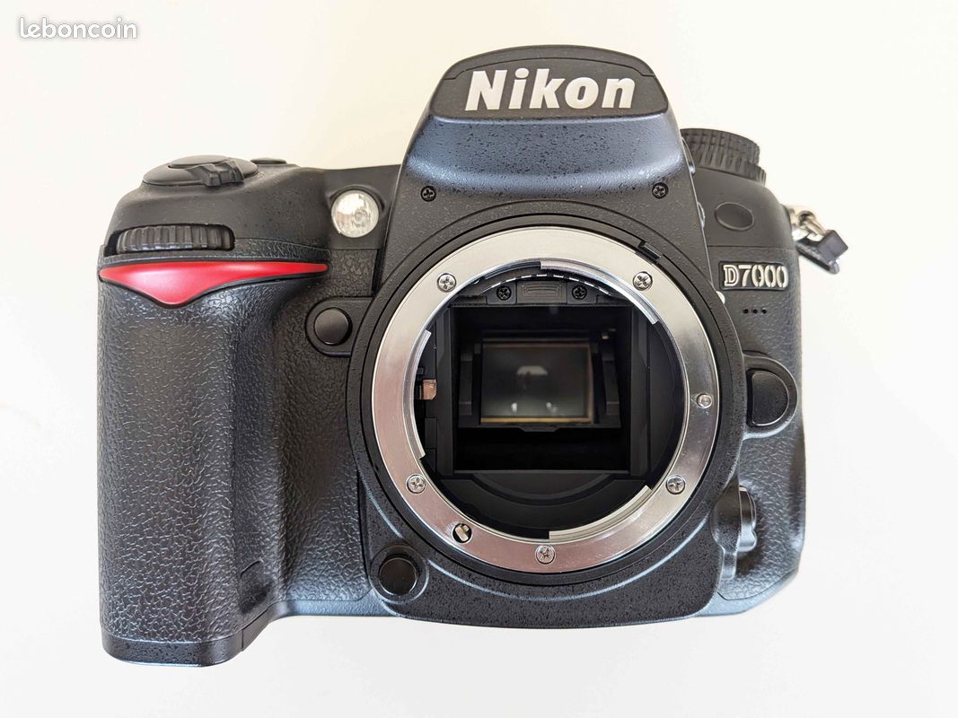 Nikon D7000 noir zoom 18-105 3,5-5,6 (image 1)