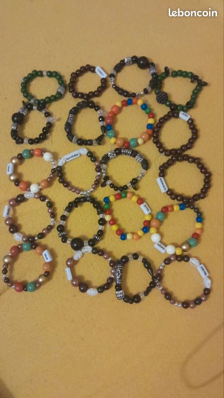Bracelets (image 1)