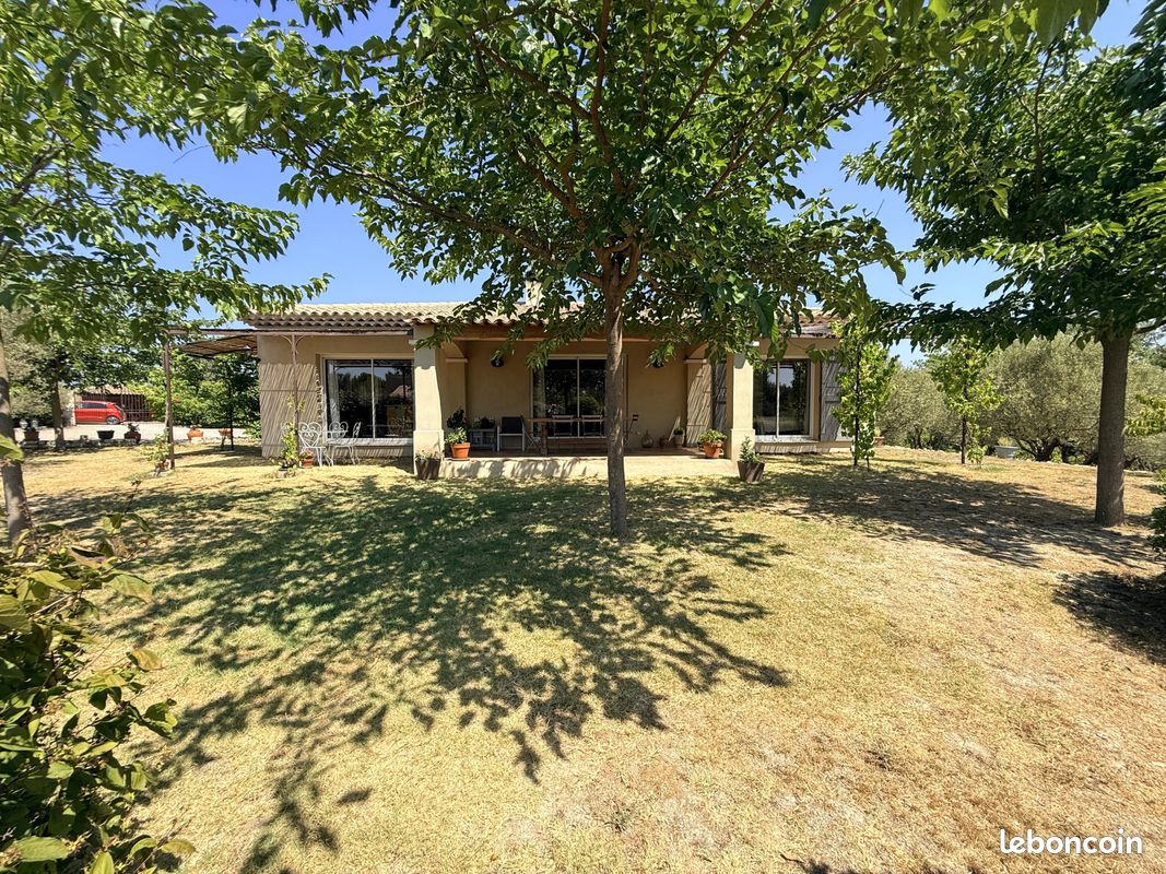Maison 5 pièces 128 m² · à Saint-Paul-en-Forêt · 128 m² · 650 000 €
