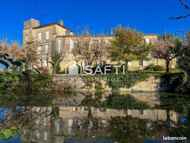 Château 20 pièces 850 m²