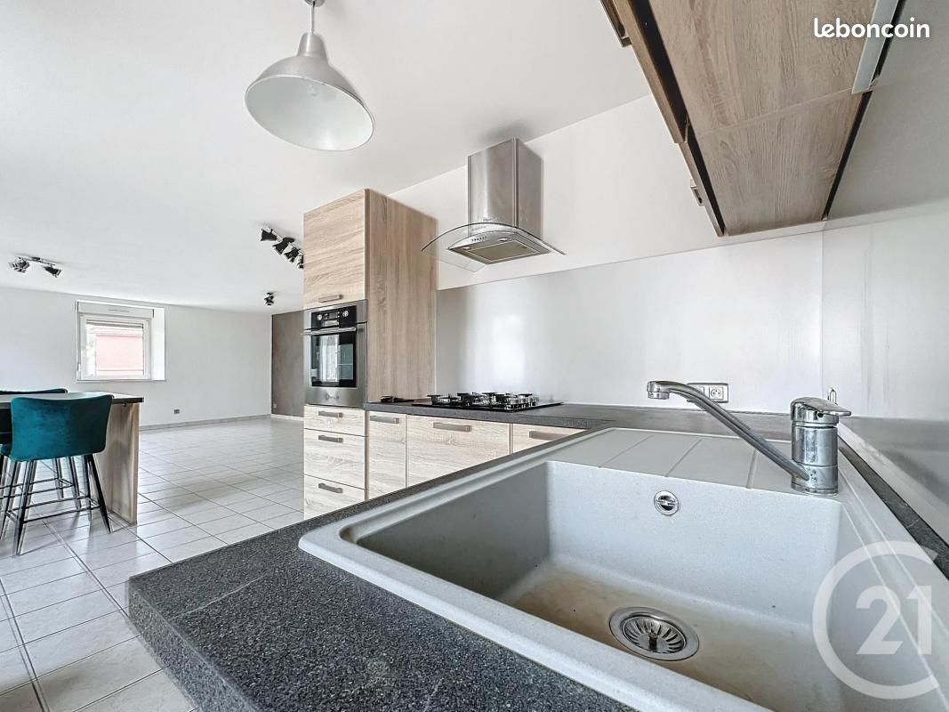 Appartement 5 pièces 88 m² · à Seloncourt · 88 m² · 750 €/mois