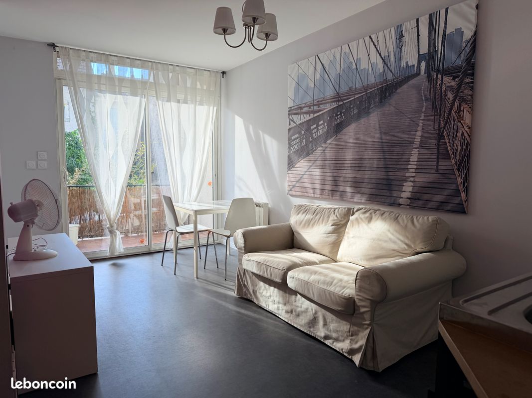 Appartement 1 pièce 27 m² · à Lons-le-Saunier · 27 m² · 555 €/mois
