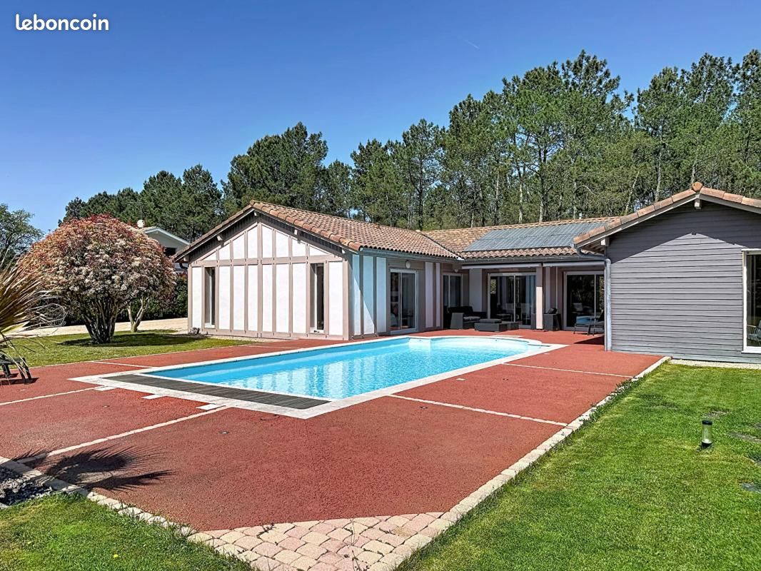 Maison 5 pièces 156 m² · à Azur · 156 m² · 810 000 €