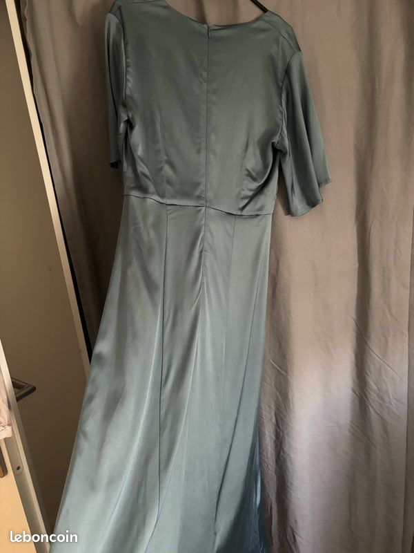 Magnifique robe de la marque ivy and oak (image 3)