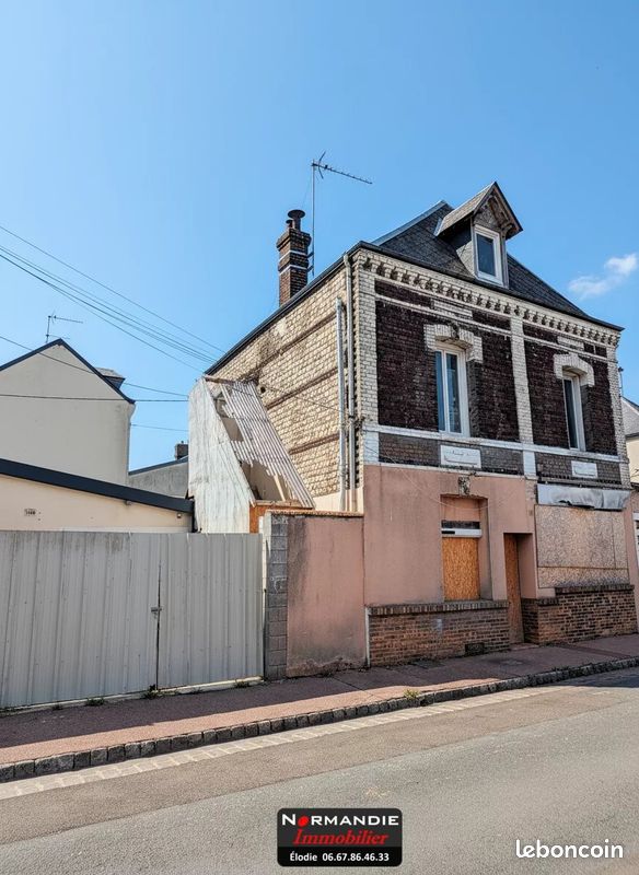 Immeuble 155 m² · à Le Petit-Quevilly · 155 m² · 207 000 €