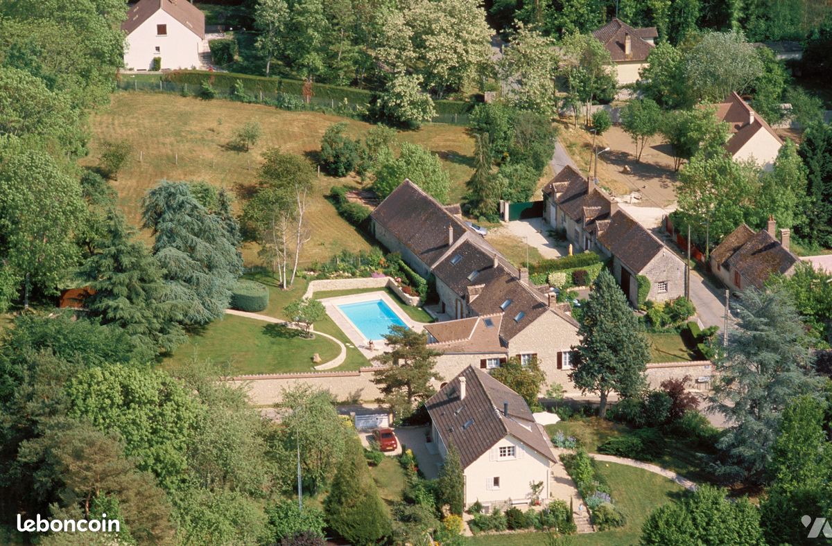 Maison 11 pièces 473 m² · à Dormelles · 473 m² · 1 339 000 €