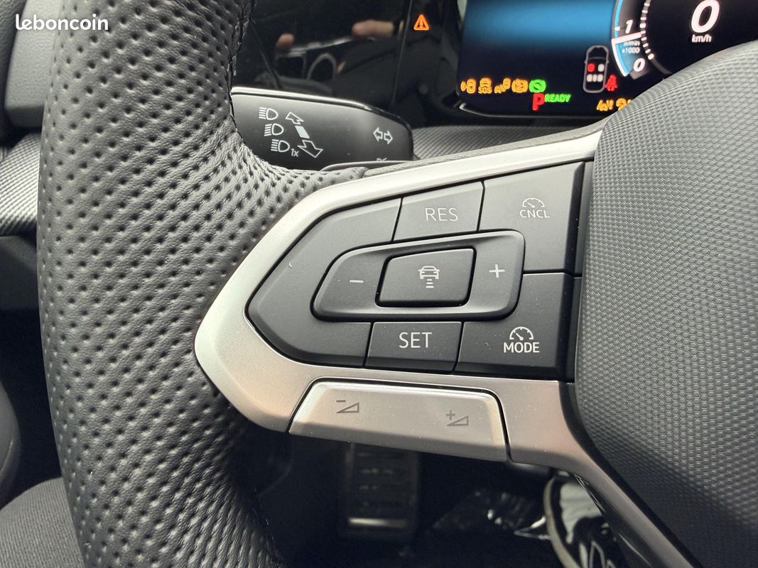 VOLKSWAGEN Golf 1.5 eTSI EVO2 150 DSG7 R-Line Edition (image 10)