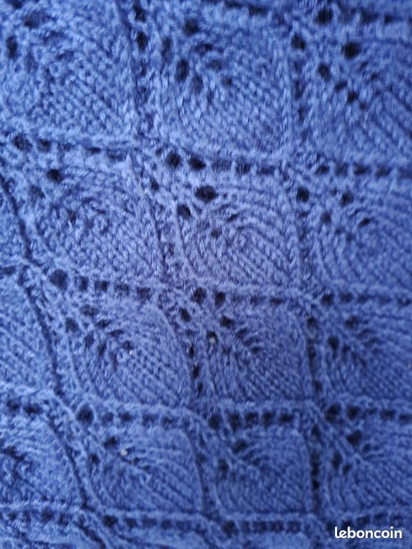 Châle triangle tricoté à la main modèle feuille1 (image 3)