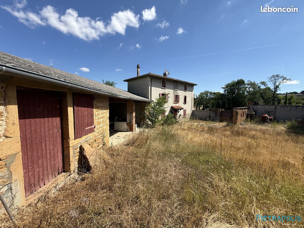 Maison 6 pièces 151 m² · à Porte des Pierres Dorées · 151 m² · 415 000 €