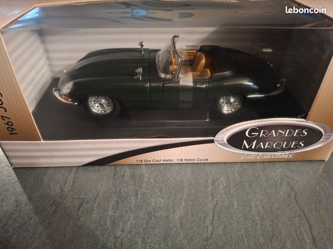 ERTL Grandes Marques – Jaguar Type E 1967 Miniature 1/18 En Boîte (état Occasion)