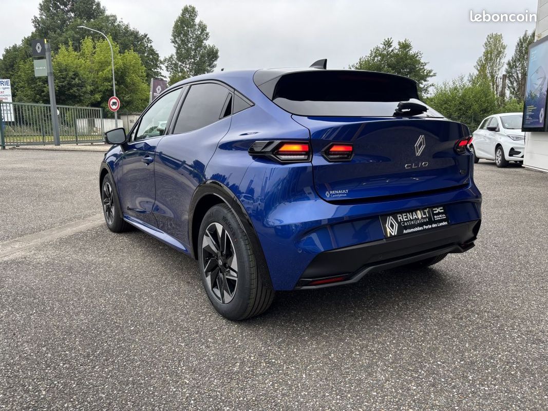 Renault Clio (6) techno full hybrid E-Tech 160 ch (image 7)