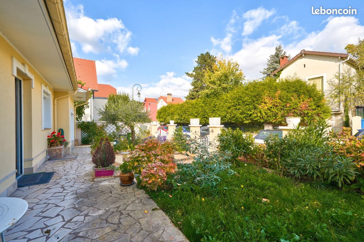 Maison 5 pièces 142 m² · à Clamart · 142 m² · 690 000 €