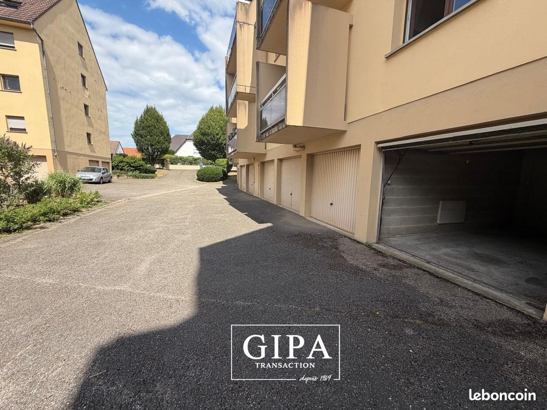 Parking 13 m² · à Mittelhausbergen · 13 m² · 17 400 €
