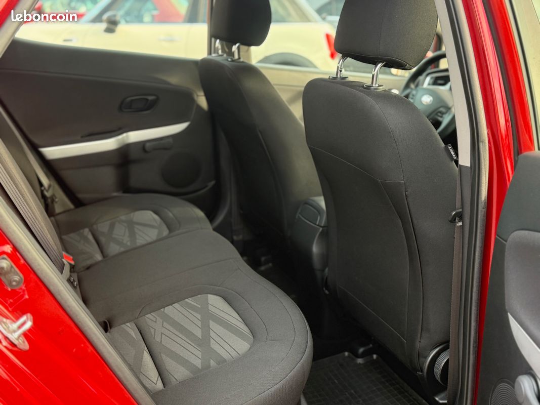 KIA CEE'D 1.4 100 ch Motion * Propre et Entretenue (image 8)